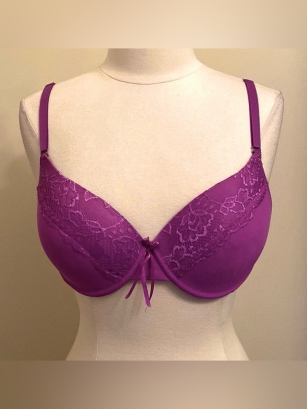 Viola Purple Lace Trim Size 40C Romantic Delicate Lace Underwire Bra